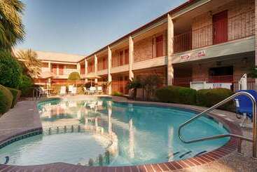ホテル Surestay Plus By Best Western San Antonio Fiesta Inn