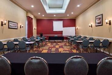 ホテル Surestay Plus By Best Western San Antonio Fiesta Inn