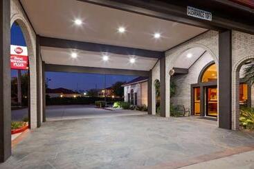 ホテル Surestay Plus By Best Western San Antonio Fiesta Inn