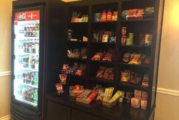 ホテル Surestay Plus By Best Western San Antonio Fiesta Inn