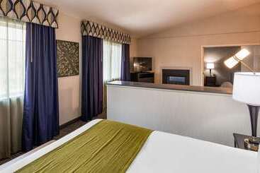 هتل Best Western Plus Grant Creek Inn