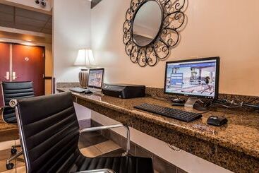 هتل Best Western Plus Great Northern Inn