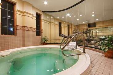 هتل Best Western Plus Hawthorne Terrace