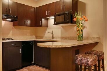 هتل Best Western Plus Hawthorne Terrace