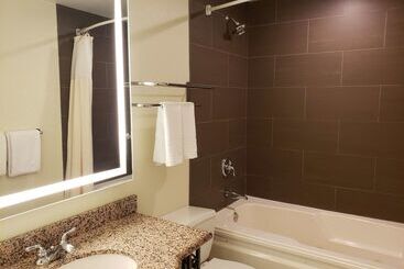 هتل Best Western Plus Hawthorne Terrace