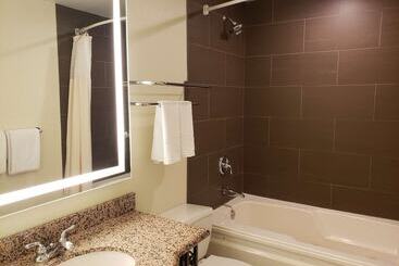 هتل Best Western Plus Hawthorne Terrace