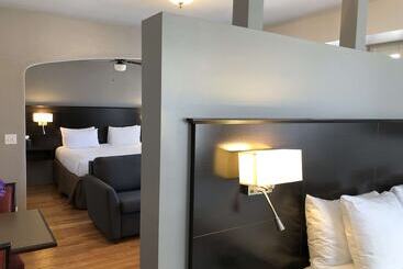 هتل Best Western Plus Hawthorne Terrace