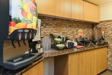هتل Best Western Plus Landmark Inn