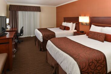 هتل Best Western Plus Landmark Inn
