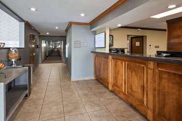 هتل Best Western Plus North Canton Inn & Suites