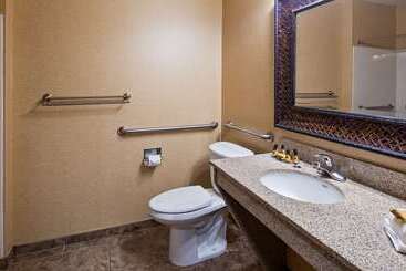 هتل Best Western Plus North Canton Inn & Suites