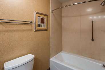 هتل Best Western Plus North Canton Inn & Suites