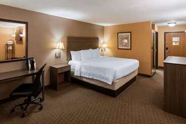 هتل Best Western Plus North Canton Inn & Suites