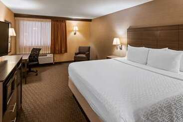 هتل Best Western Plus North Canton Inn & Suites