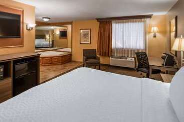 هتل Best Western Plus North Canton Inn & Suites