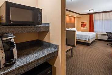 هتل Best Western Plus North Canton Inn & Suites