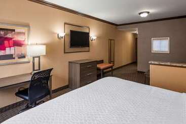 هتل Best Western Plus North Canton Inn & Suites