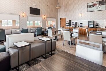 هتل Best Western Plus North Canton Inn & Suites