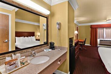 هتل Best Western Willits Inn