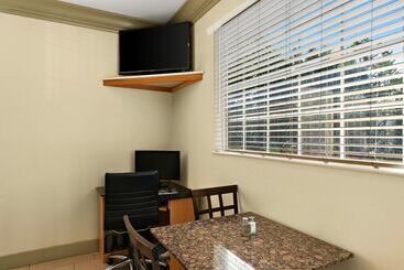هتل Best Western Willits Inn