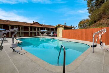 هتل Best Western Willits Inn
