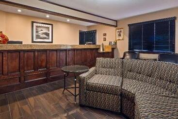 هتل Best Western Willits Inn