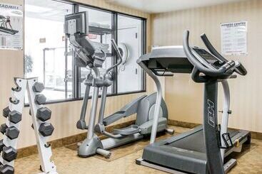 هتل Comfort Inn & Suites Maumee   Toledo I80 90