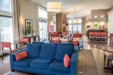 هتل Comfort Inn & Suites