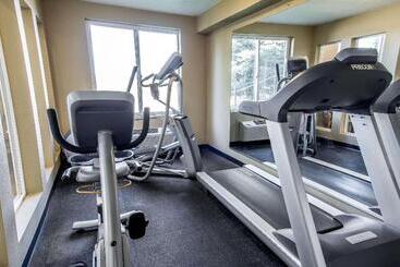 هتل Comfort Inn & Suites