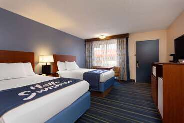 Отель Days Inn By Wyndham Breezewood