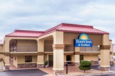 هتل Days Inn & Suites By Wyndham Warner Robins Near Robins Afb