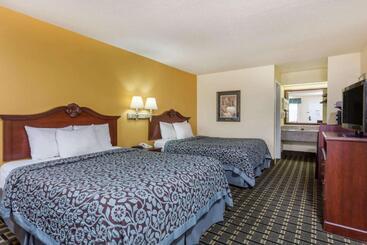 هتل Days Inn & Suites By Wyndham Warner Robins Near Robins Afb