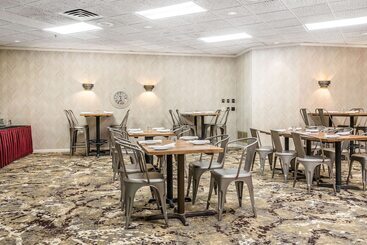 Envision Hotel Saint Paul South