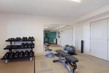 هتل Holiday Inn Express & Suites Phoenix   Tempe, An Ihg
