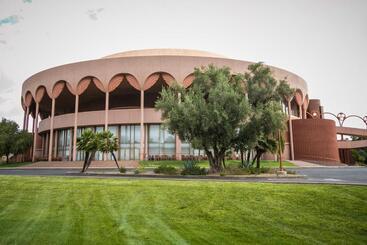 هتل Holiday Inn Express & Suites Phoenix   Tempe, An Ihg