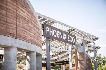 هتل Holiday Inn Express & Suites Phoenix   Tempe, An Ihg
