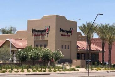 هتل Holiday Inn Express & Suites Phoenix   Tempe, An Ihg