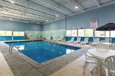 هتل Quality Inn & Suites Near I480 And I29