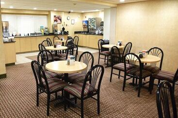 هتل Quality Inn & Suites Near I480 And I29