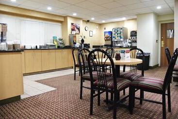 هتل Quality Inn & Suites Near I480 And I29