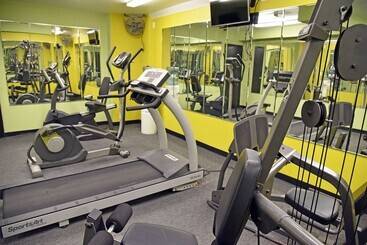 هتل Quality Inn & Suites Near I480 And I29