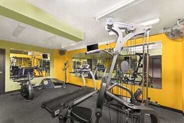 هتل Quality Inn & Suites Near I480 And I29