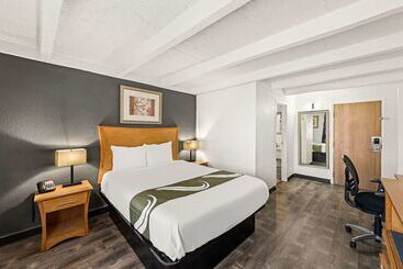 هتل Quality Inn & Suites Near I480 And I29