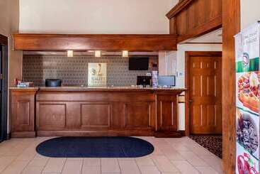 هتل Quality Inn & Suites Owasso Us 169