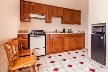 هتل Quality Inn & Suites Owasso Us 169