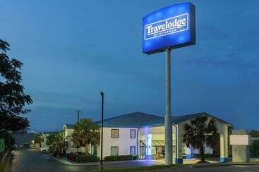 هتل Travelodge By Wyndham Montgomery East