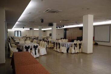 هتل Grand Court