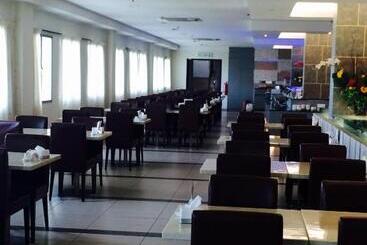 هتل Grand Court