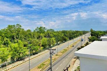 هتل Peaceland Lumbini