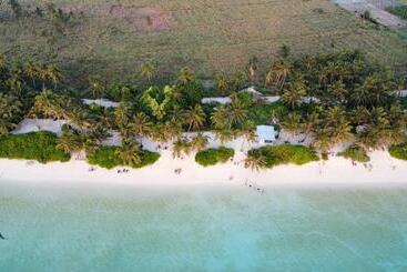 پانسیون Blue Water Thoddoo Inn